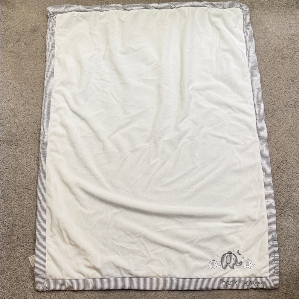 Crown & Ivy White and Gray Elephant Blanket